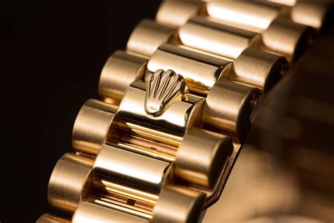 togliere vite spanata bracciale rolex|how to unlock rolex bracelet.